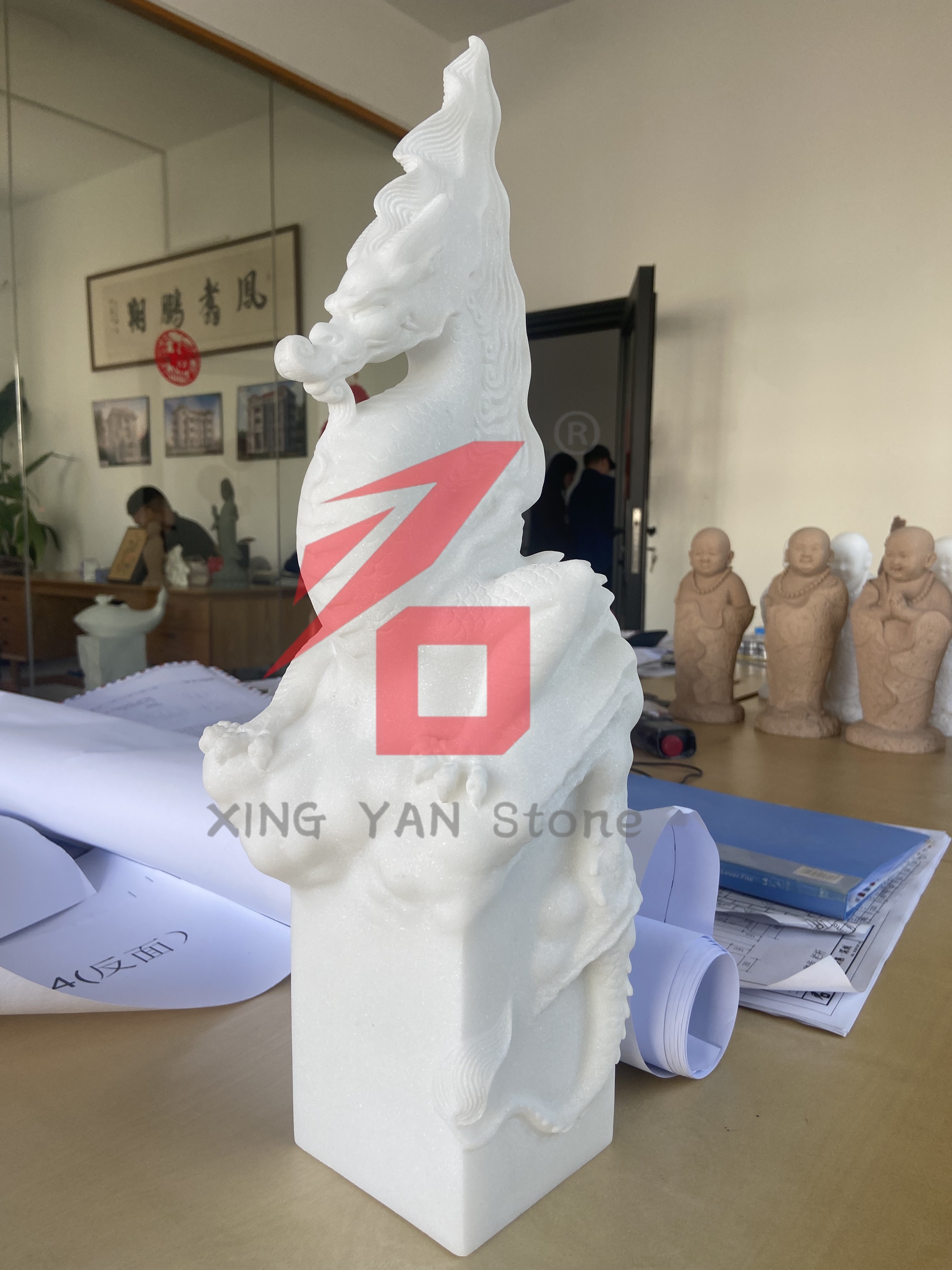 Les sculptures sur pierre de style chinois gagnent en popularité sur les marchés commémoratifs européens et américains