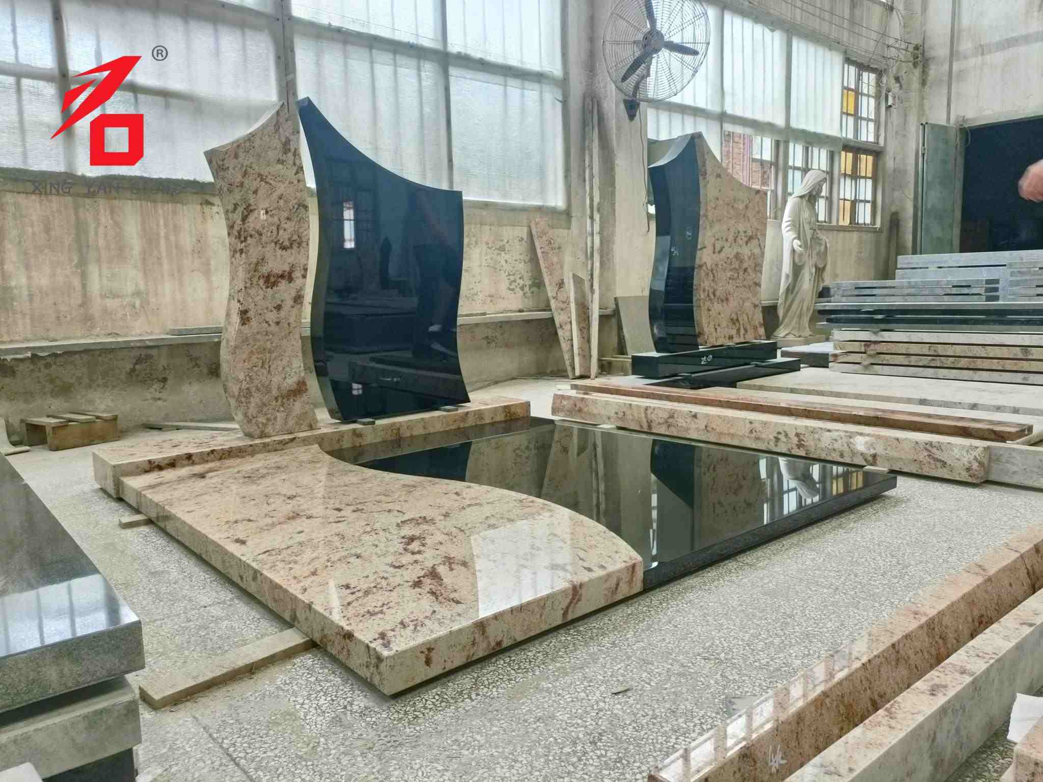 Pierre tombale sculpturale artistique australienne