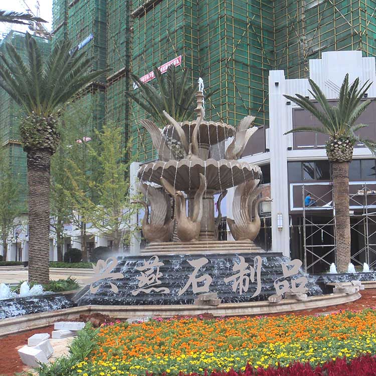 Fontaine fluide de style cygne